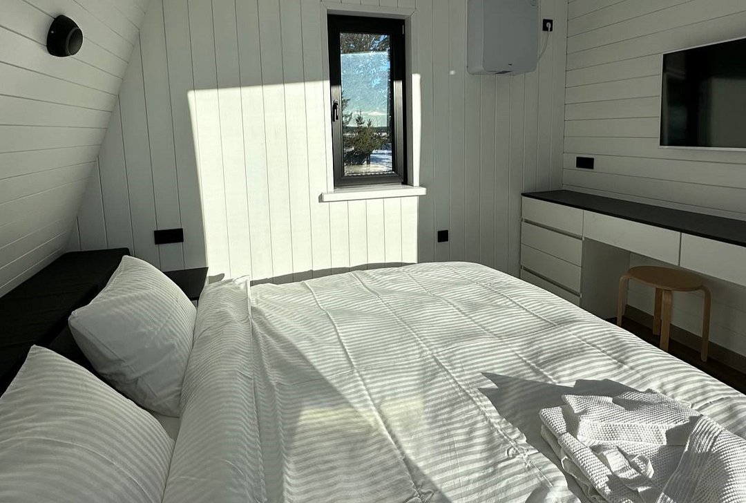 Барнхаус 2-местный (в соснах, с видом на озеро)