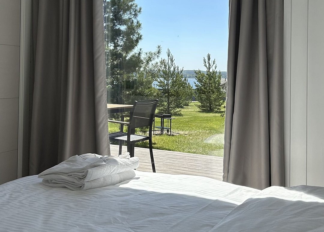 Барнхаус 2-местный (в соснах, с видом на озеро)