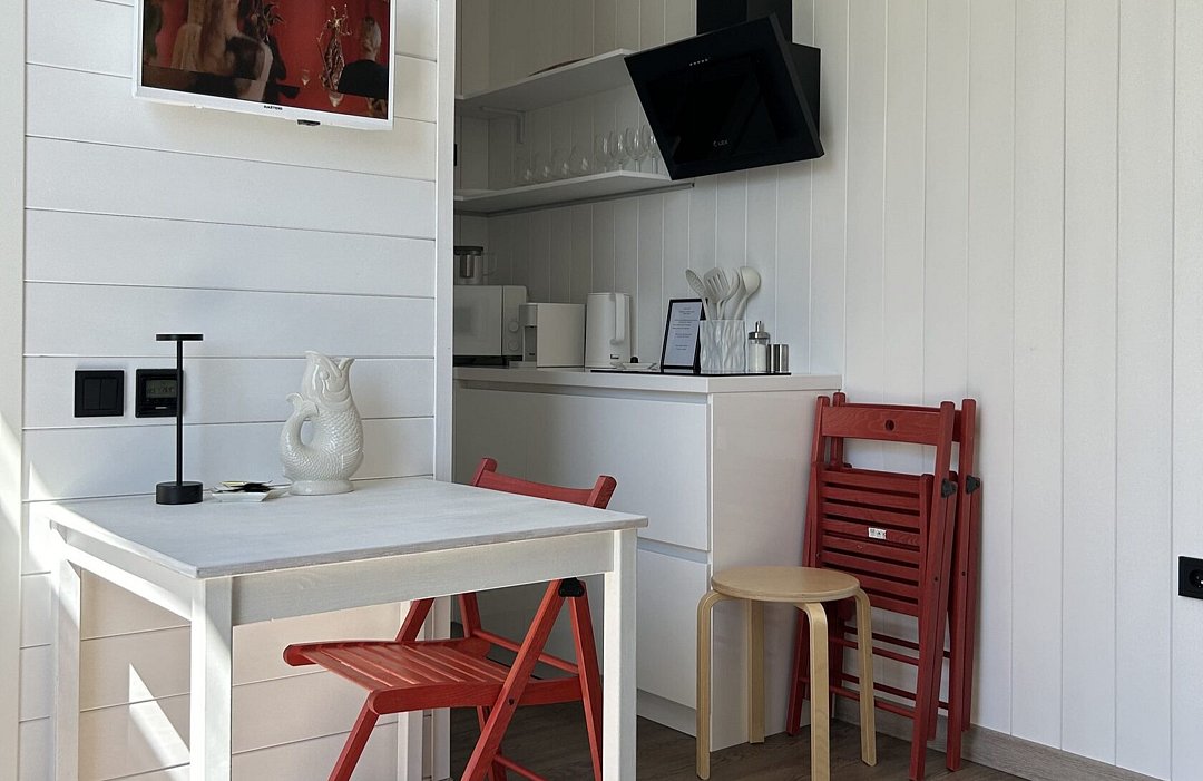 Барнхаус 2-местный (в соснах, с видом на озеро)