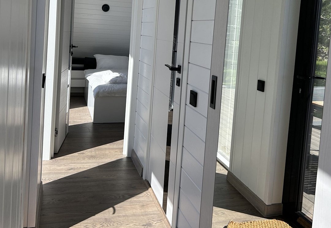 Барнхаус 2-местный (в соснах, с видом на озеро)