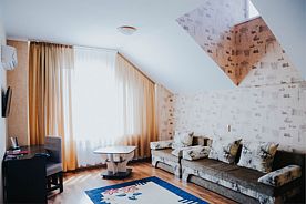 Стандарт первой категории Премиум номер Deluxe, Отель Саяногорск, Саяногорск