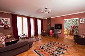 Двухместный люкс Superior с балконом двуспальная кровать, Отель Art-Hotel Chalet Apartments, Звенигород