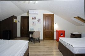 Семейный 4-местный  номер, Мини-отель В Ростове Жить, Ростов-на-Дону