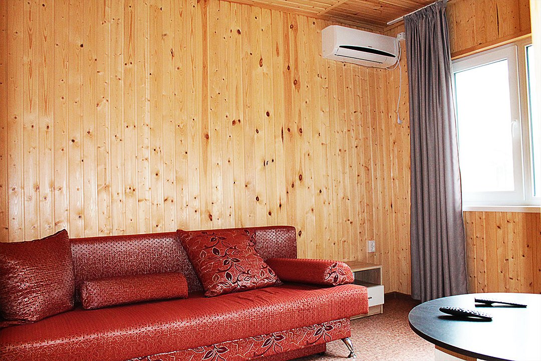 Домик 4-местный 2-комнатный (№78)