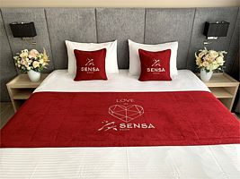 Номер ♡ ДЛЯ ВЛЮБЛЁННЫХ ♡, Апарт-отель SENSA ROOM, Екатеринбург
