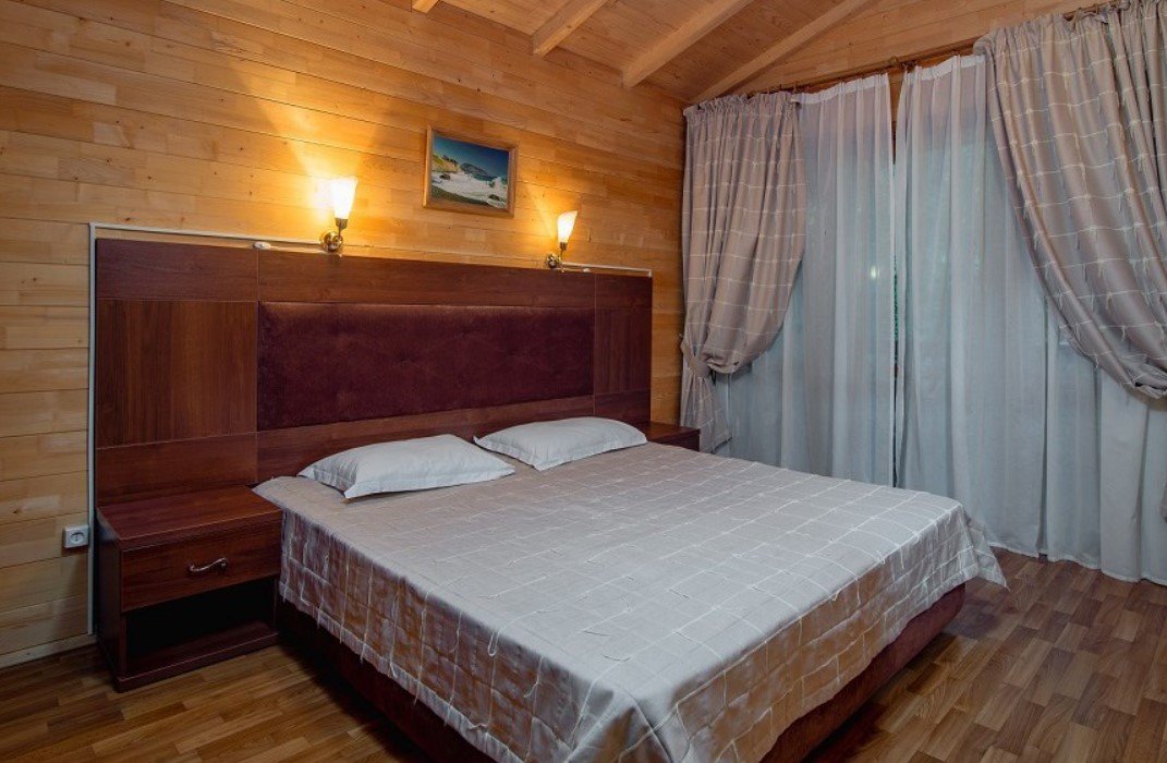 Коттедж Сруб Люкс 2-местный 2-комнатный