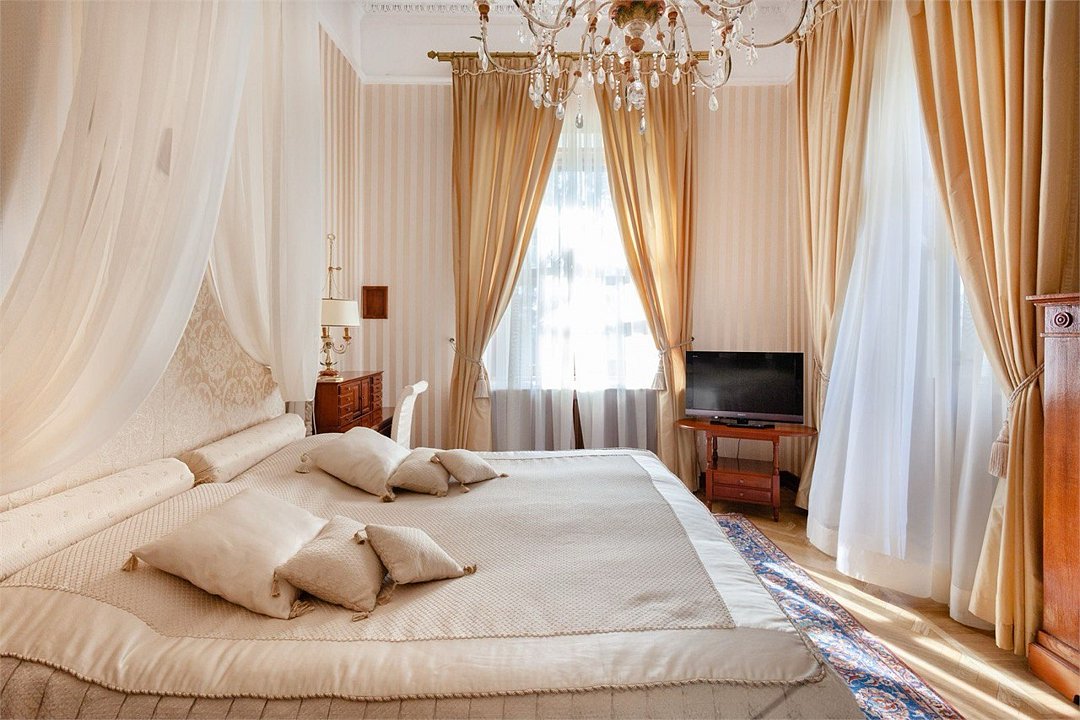 Люкс 2-местный 2-комнатный (Главный корпус)