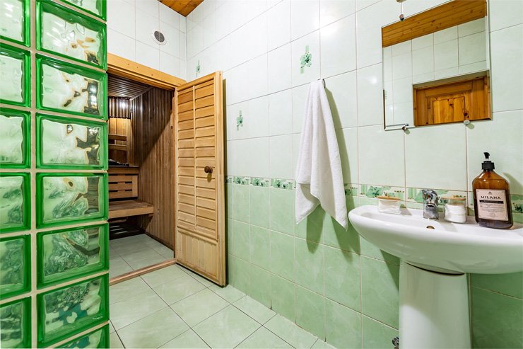 Коттедж 4-местный №4 (Сказочный дом у воды)