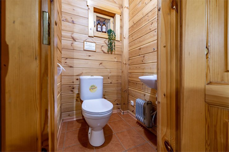 Коттедж 4-местный №4 (Сказочный дом у воды)