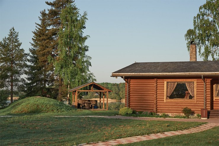 Коттедж 4-местный №4 (Сказочный дом у воды)