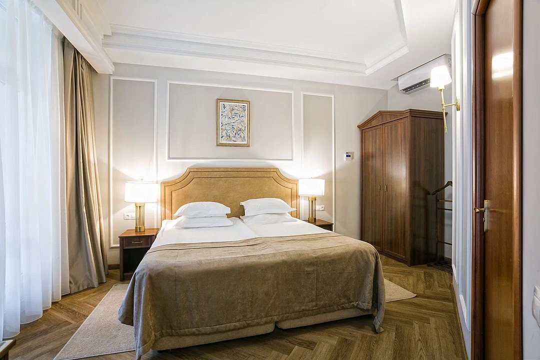 Люкс 2-местный 2-комнатный (парк)