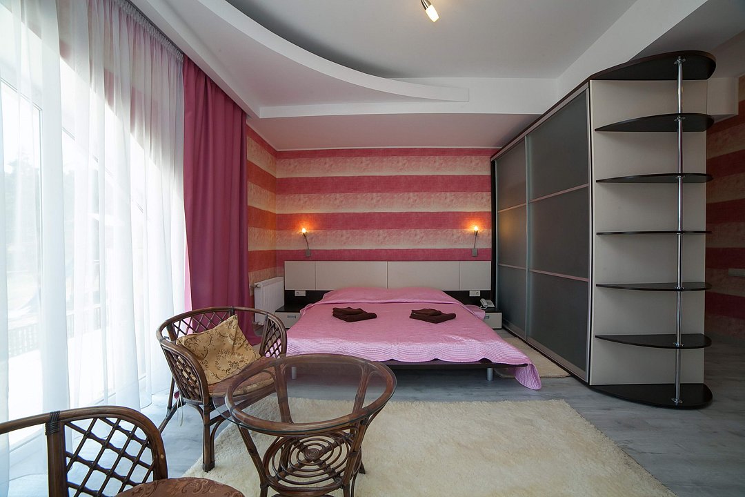 Люкс 2-местный 1-комнатный Red (без балкона)