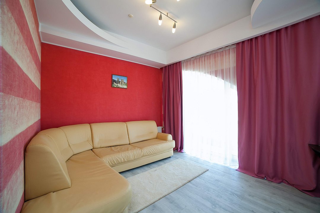 Люкс 2-местный 1-комнатный Red (без балкона)