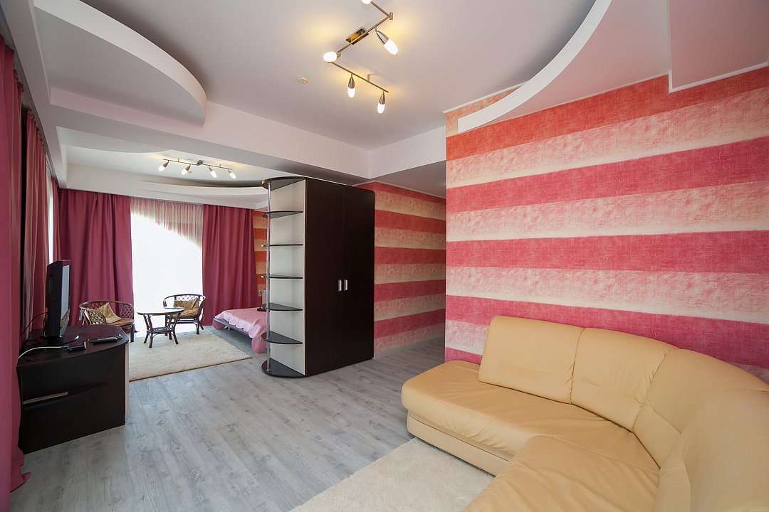 Люкс 2-местный 1-комнатный Red (без балкона)