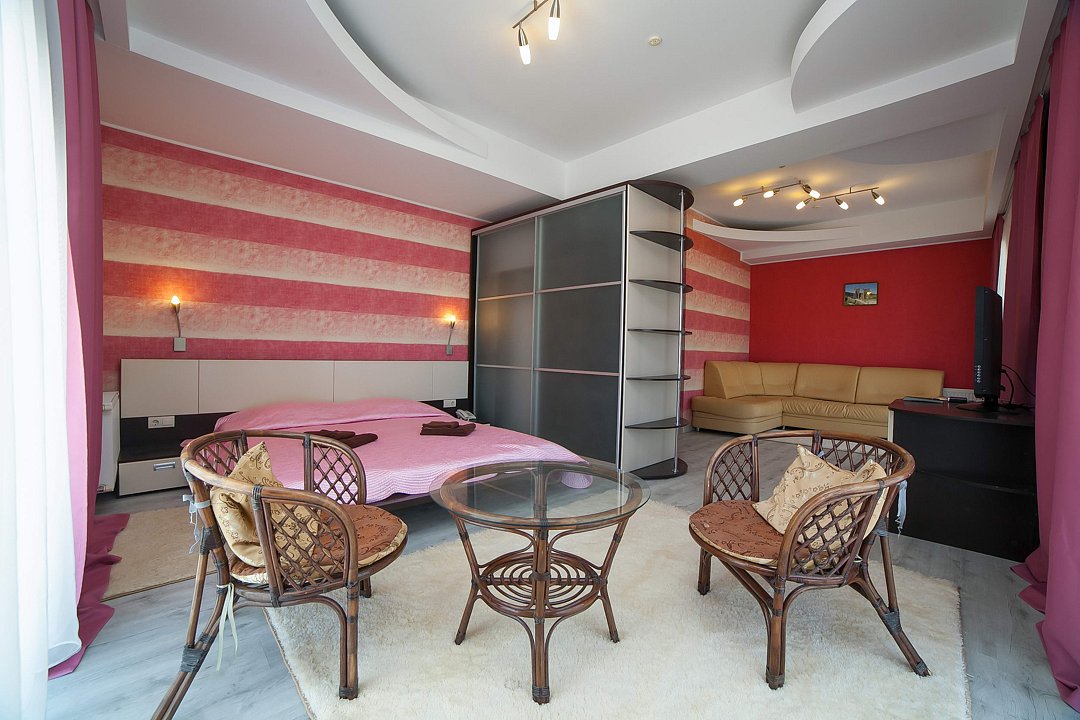 Люкс 2-местный 1-комнатный Red (без балкона)