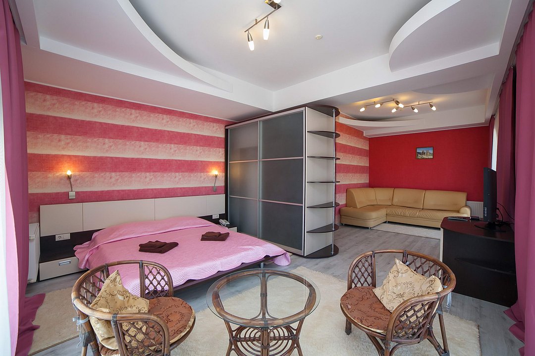 Люкс 2-местный 1-комнатный Red (без балкона)