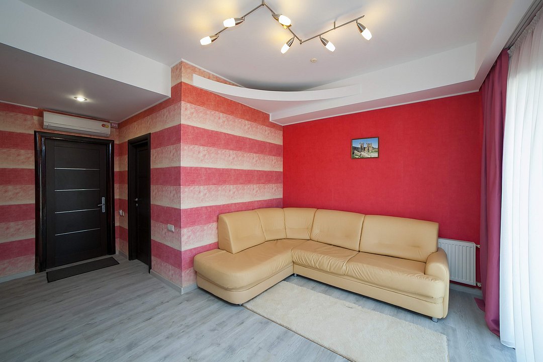 Люкс 2-местный 1-комнатный Red (без балкона)