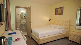 Удобный номер с кухней и большой кроватью, Хостел El hostel, Екатеринбург