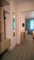 Светлый номер с двумя кроватями  и креслом, Хостел El hostel, Екатеринбург