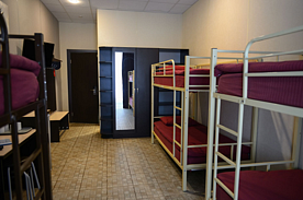 Нижнее место в 6-ти местом номере, Отель Глобус, Луга