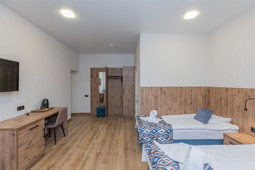 Номер 3-местный 1-комнатный (с балконом)