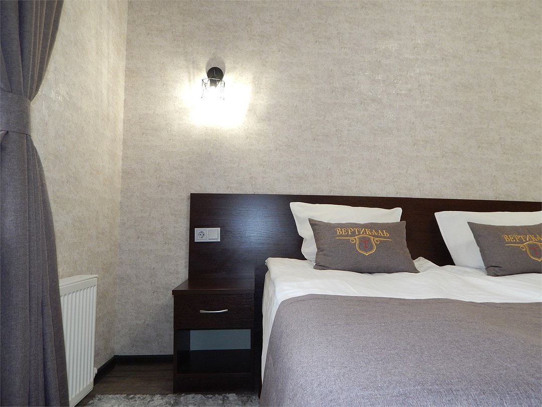 Люкс 2-местный 2-комнатный (разделяет штора)