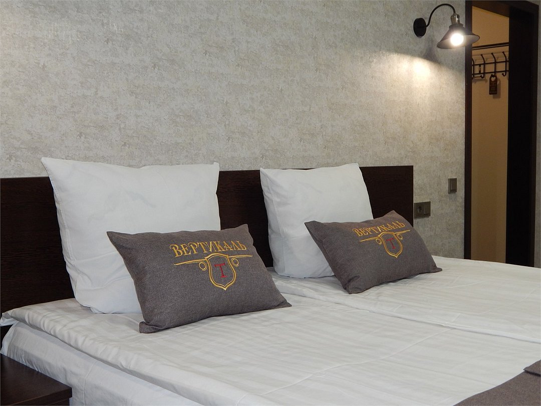 Люкс 2-местный 2-комнатный (разделяет штора)