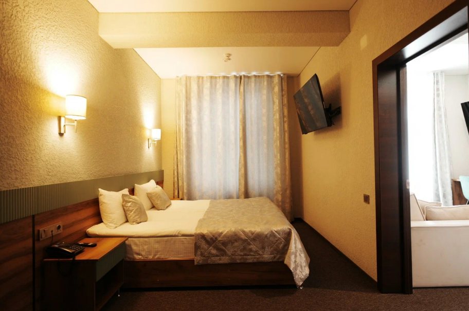 Люкс 6-местный 2-комнатный