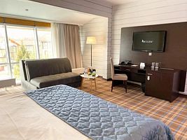 Двухместный люкс Panorama двуспальная кровать, Отель Les Art Resort, Рузский район