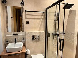 Двухместный номер Superior с балконом и с красивым видом из окна двуспальная кровать, Отель-бутик Граве Резорт, Окуловский район