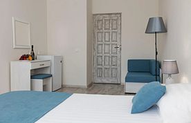 Двухместный люкс с 2 комнатами двуспальная кровать, Отель Volna Family Resort, Анапа