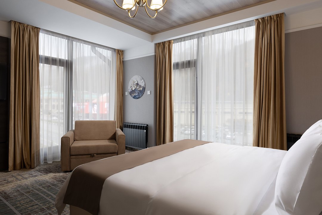 Апартаменты 2-местный (с балконом и видом на горы)