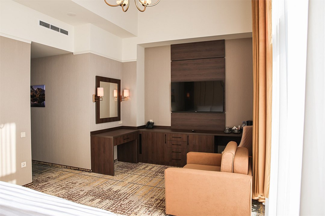 Делюкс 2-местный (с балконом, вид на горы)