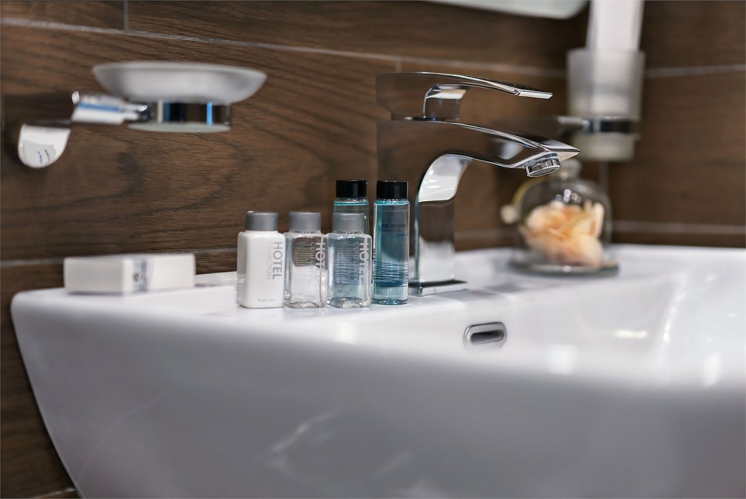 Люкс 4-местный 2-уровневый (с гидромассажной ванной)