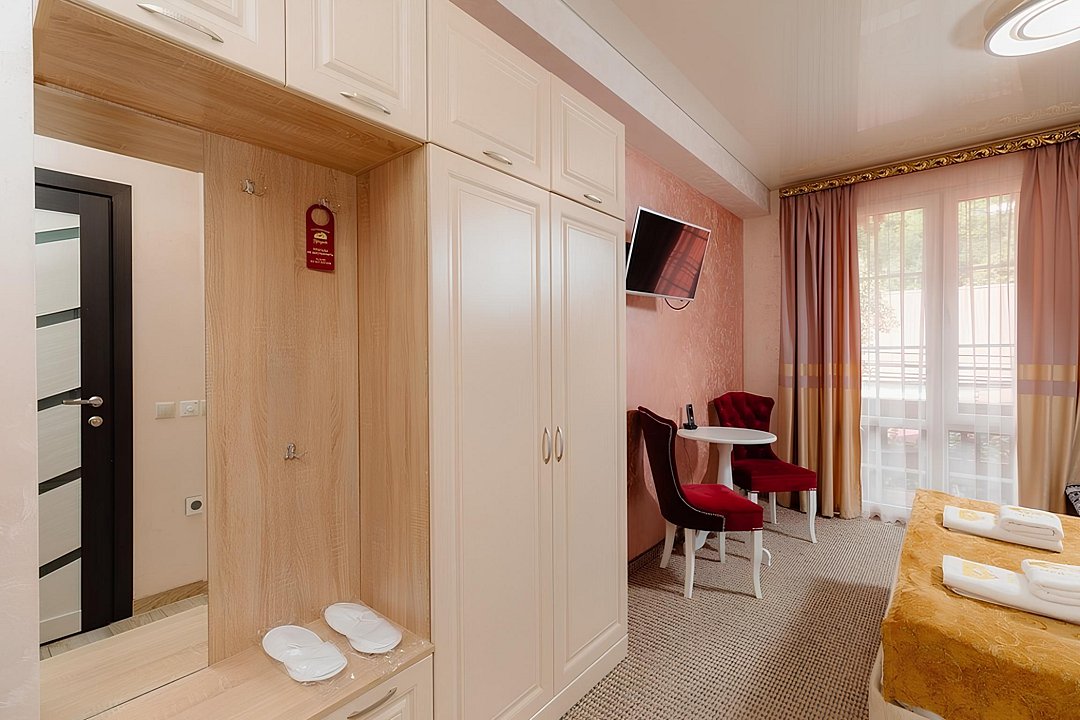 Улучшенный 2-местный 1-комнатный (с балконом)