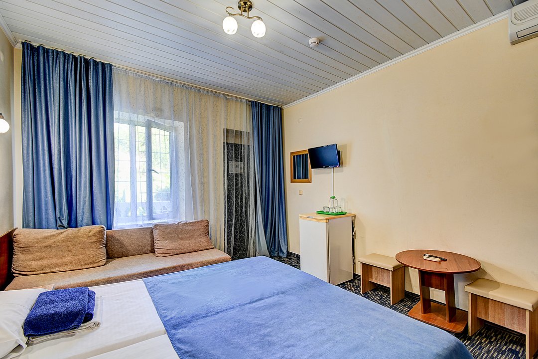 Стандартный 2-местный (с балконом, 1 этаж, корпус 1)