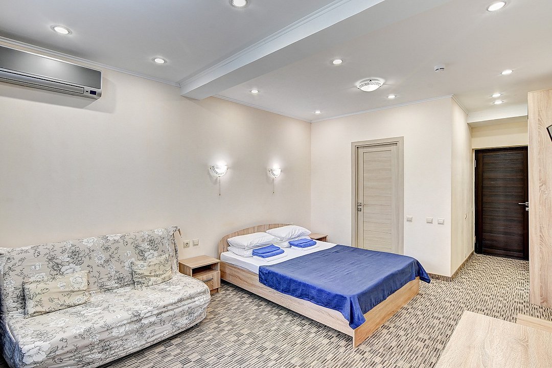 Стандартный 3-местный (с балконом, корпус 1,2)