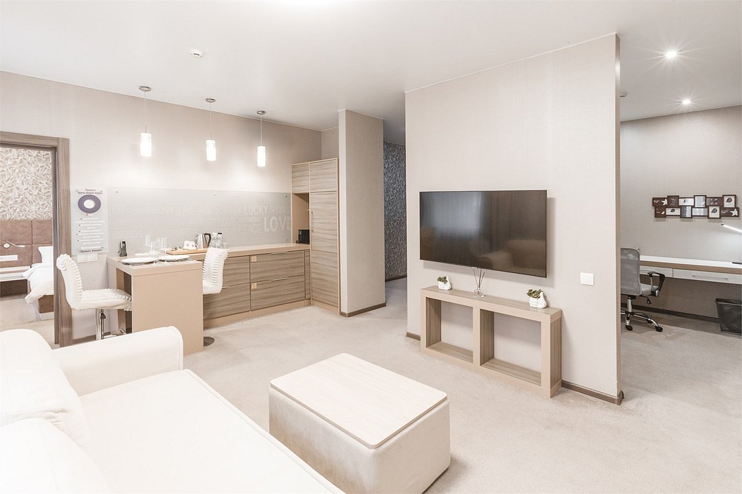 Люкс 2-местный 3-комнатный (King)