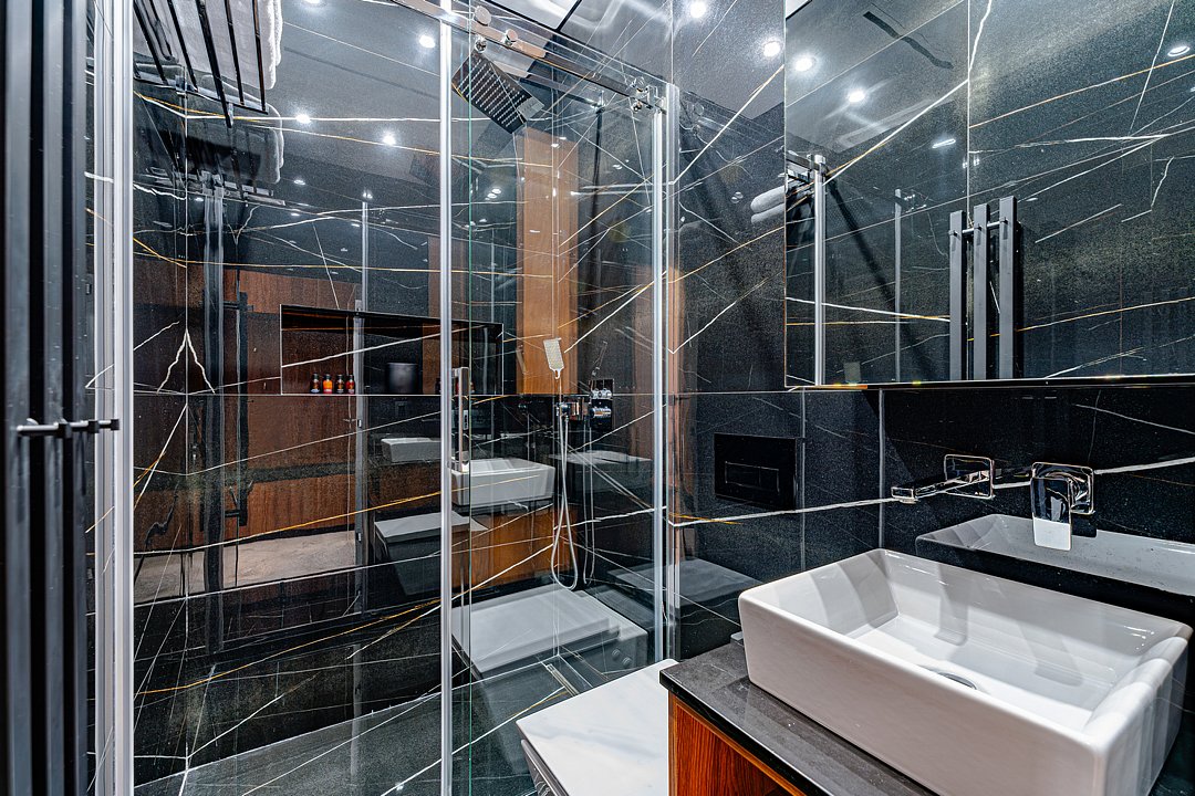 Стандартный 2-местный (с балконом, вид во двор)