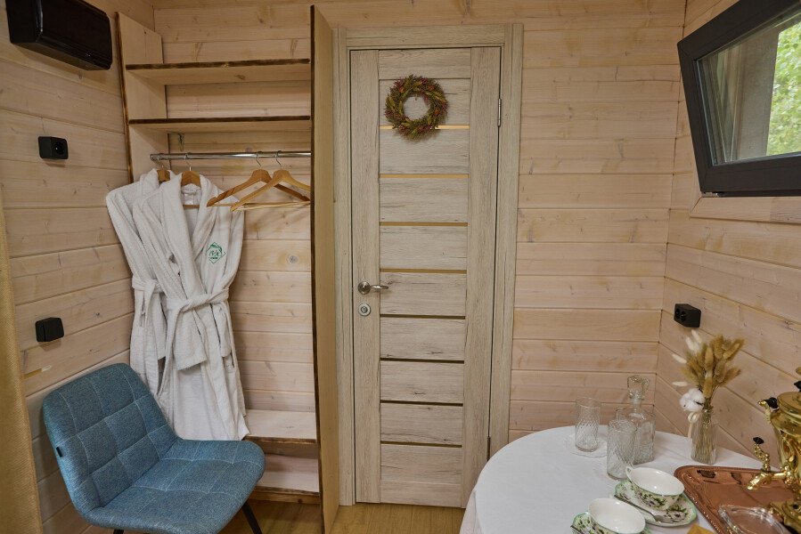 Дом 2-местный 1-комнатный (на дереве с террасой и панорамными окнами)