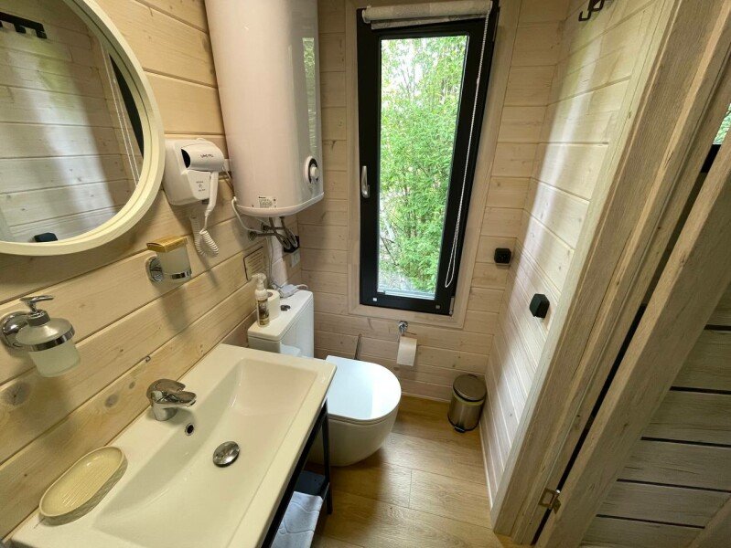 Дом 2-местный 1-комнатный (на дереве с террасой и панорамными окнами)