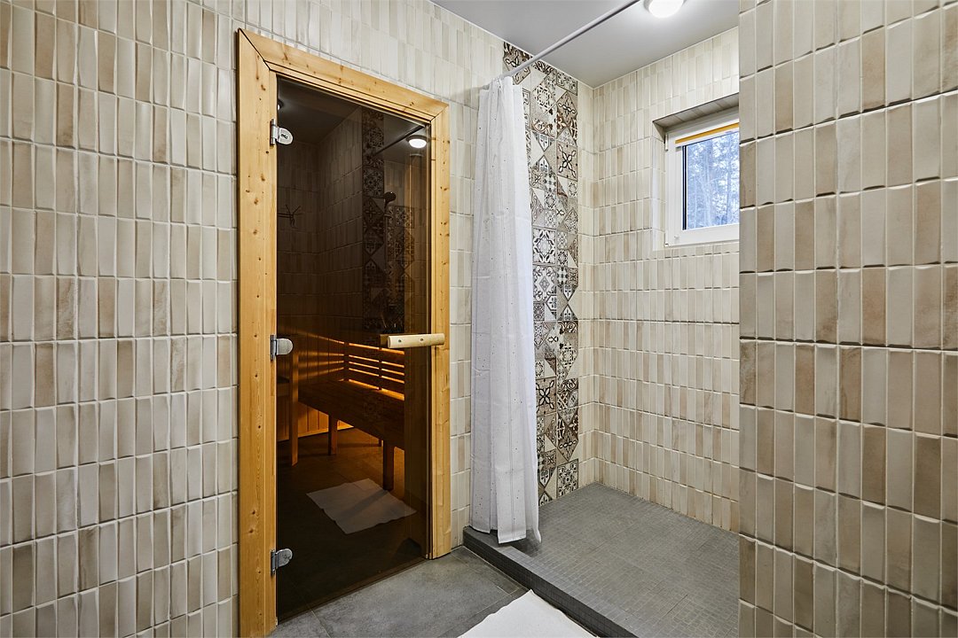 Коттедж 4-местный 2-комнатный (TWIN/DBL, с сауной)