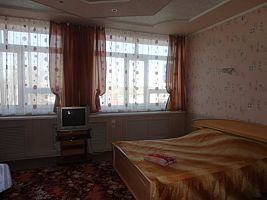 Стандарт++ одноместный с удобствами с большой кроватью, Гостиничный комплекс Маяк, Комсомольск-на-Амуре