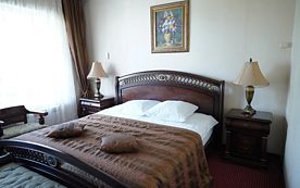 Двухместный полулюкс с балконом двуспальная кровать, Отель Александр, Батайск