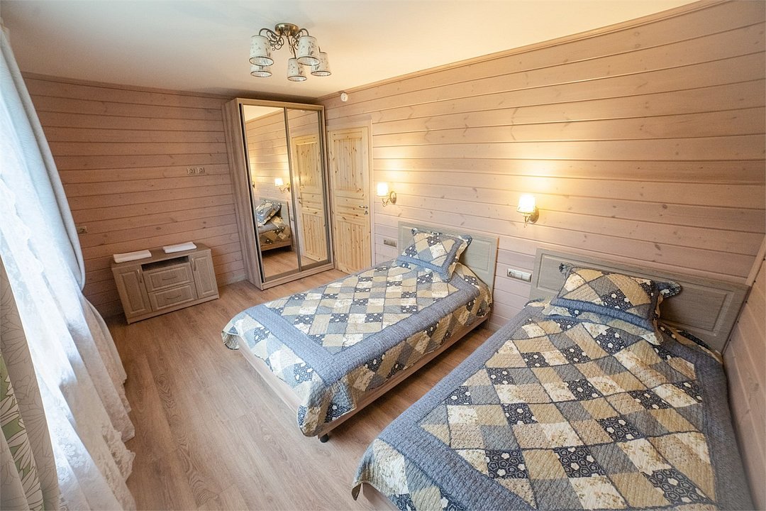 Дом 2-местный 2-комнатный (Большой, с камином и кухней)