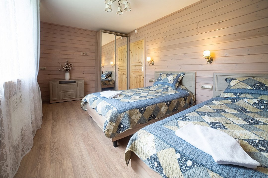 Дом 2-местный 2-комнатный (Большой, с камином и кухней)