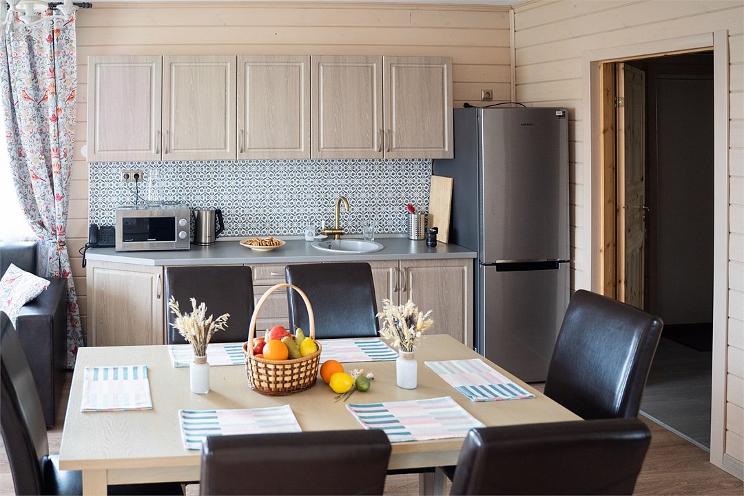 Дом 2-местный 2-комнатный (Большой, с камином и кухней)