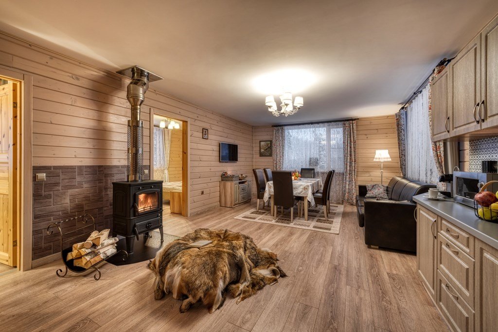 Дом 4-местный 3-комнатный (Большой, с камином и кухней)