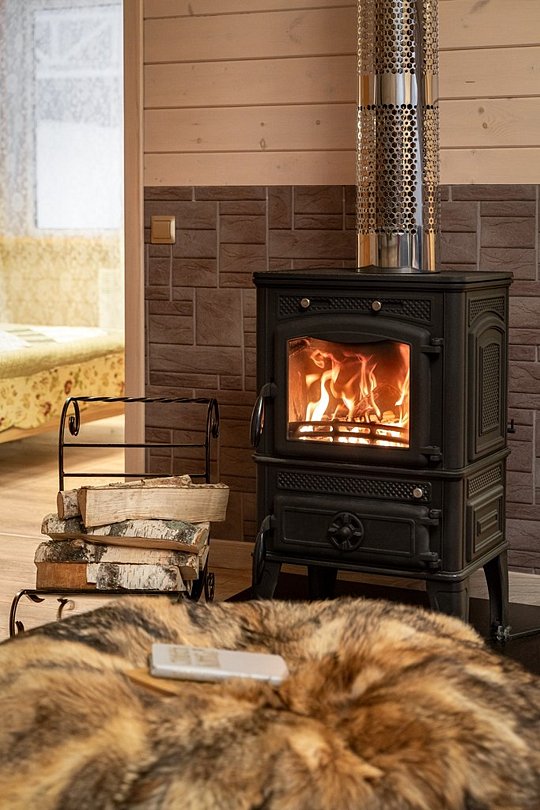 Дом 4-местный 3-комнатный (Большой, с камином и кухней)