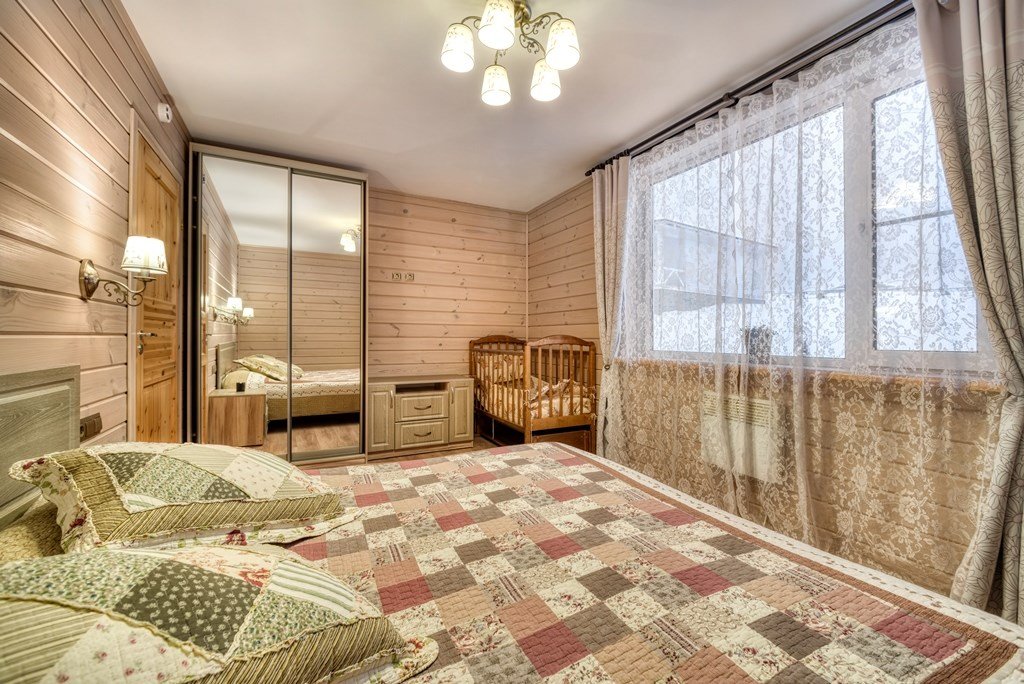 Дом 4-местный 3-комнатный (Большой, с камином и кухней)